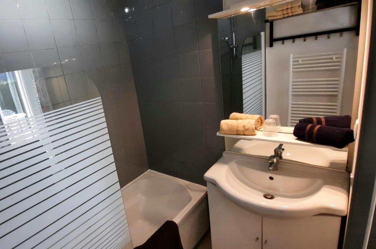 Chez Ced Et Laeti, Appartement Prive Avec Jardin Et Terrasse Dans Residence L'Estuaire Muni D'Une Piscine Couverte Et Aire De Jeu, Linge De Lit Et De Salle D'Eau Ainsi Que Tele, Compris Dans Le Tarif Profitez A Fond De Notre Belle Region Le Verdon-sur-Mer Exteriör bild
